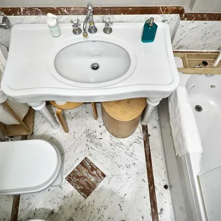Elegante E Lussuosa Dimora Barnabiti Appartamento